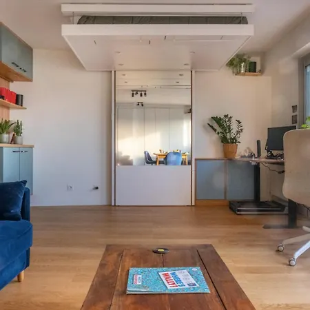 Loft With Balcony Near La Appartamento Parigi