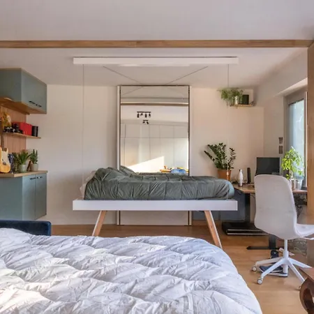 Loft With Balcony Near La Appartamento Parigi