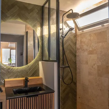 Apartment Loft With Balcony Near La *